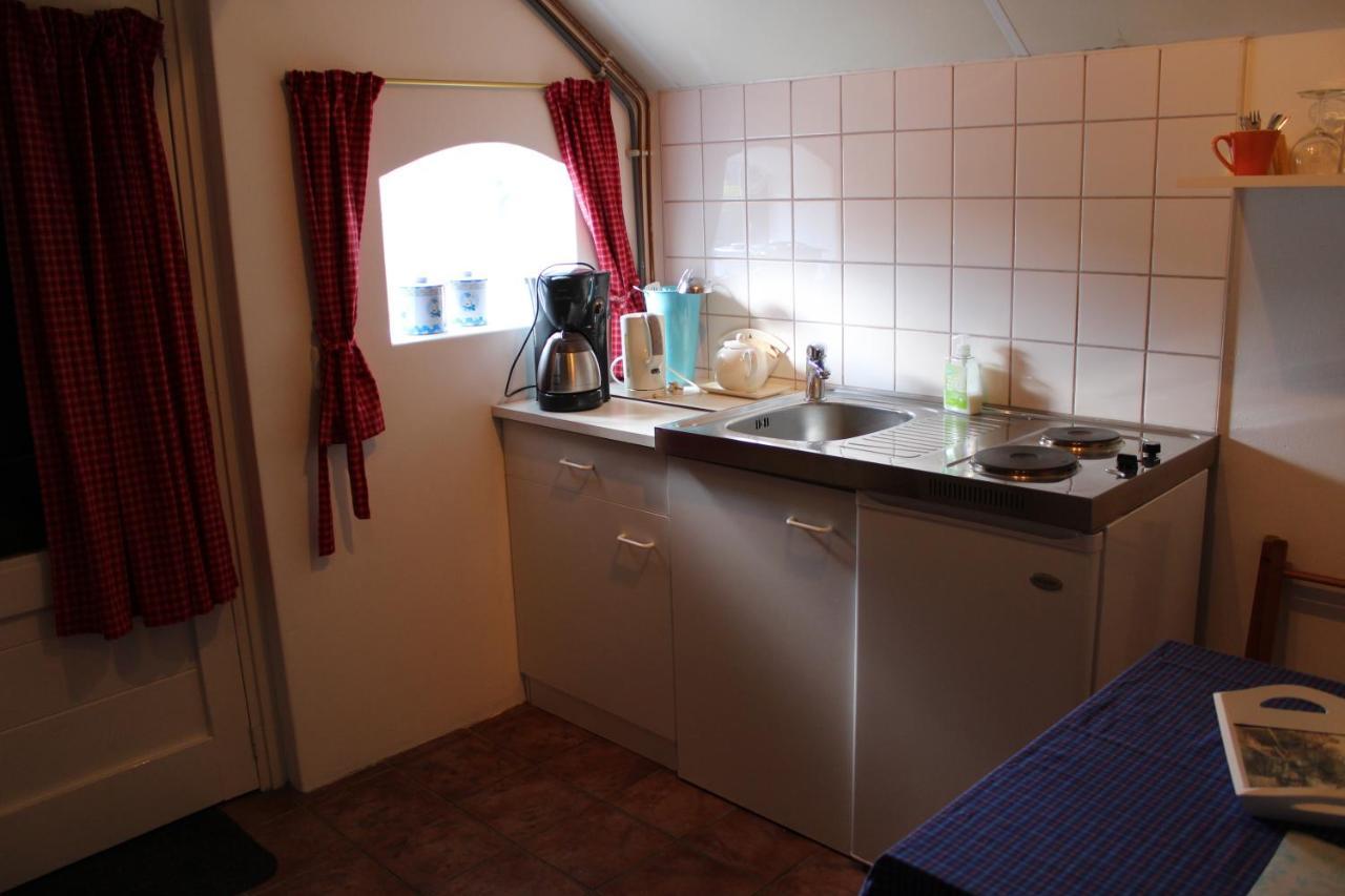 Appartement Het Kleine Huisje Met Bedstee Giethoorn Exteriör bild